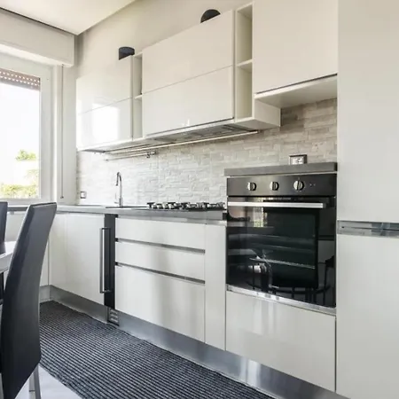 Luxury In Prada District Near Mm Brenta & Center - Ideal For Business Profiles Appartamento Milano