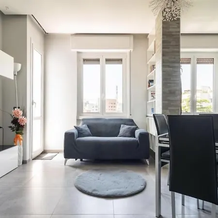 Luxury In Prada District Near Mm Brenta & Center - Ideal For Business Profiles Milano